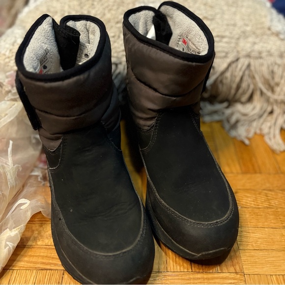 UGG Black Winter Boots - Picture 5 of 15